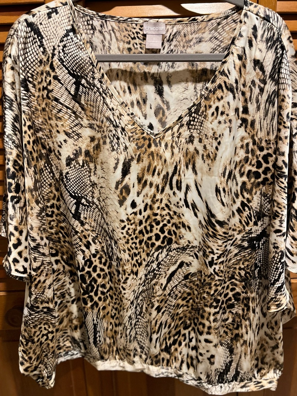 25. WOMENS CHICO’S 3/XL DETAIL TOP